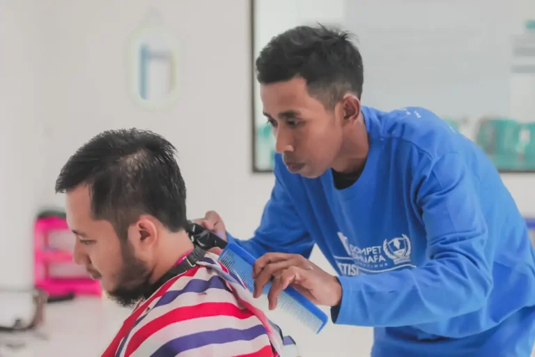 Pelatihan Pangkas Rambut